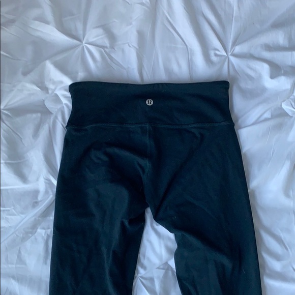 Navy blue lulu lemon leggings - Picture 2 of 3